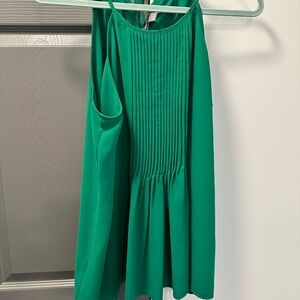 Market & Spruce Emerald Pleated Top